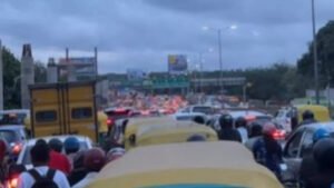 Read more about the article ‘Friend reached Dubai and am still stuck here’: Instagram post on Bengaluru traffic goes viral; netizens react