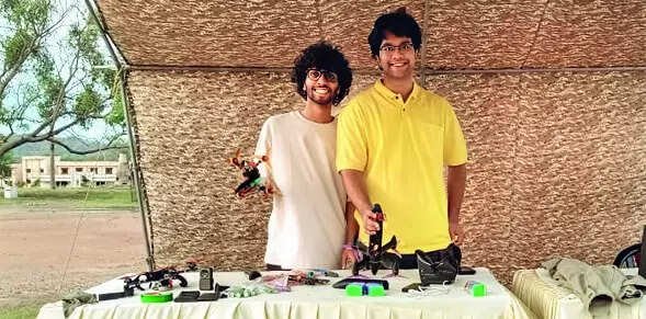 You are currently viewing Look who’s making kamikaze drones for Army: Two 20-yr-old engineering students