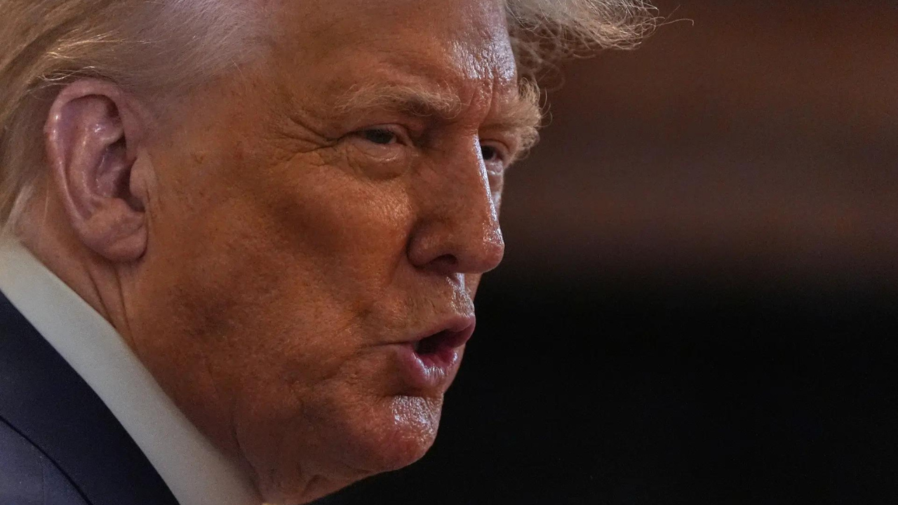 You are currently viewing ‘They shot down five planes’: Donald Trump repeats India-Pakistan ceasefire claim for 25th time; Congress calls it ‘silver jubilee’