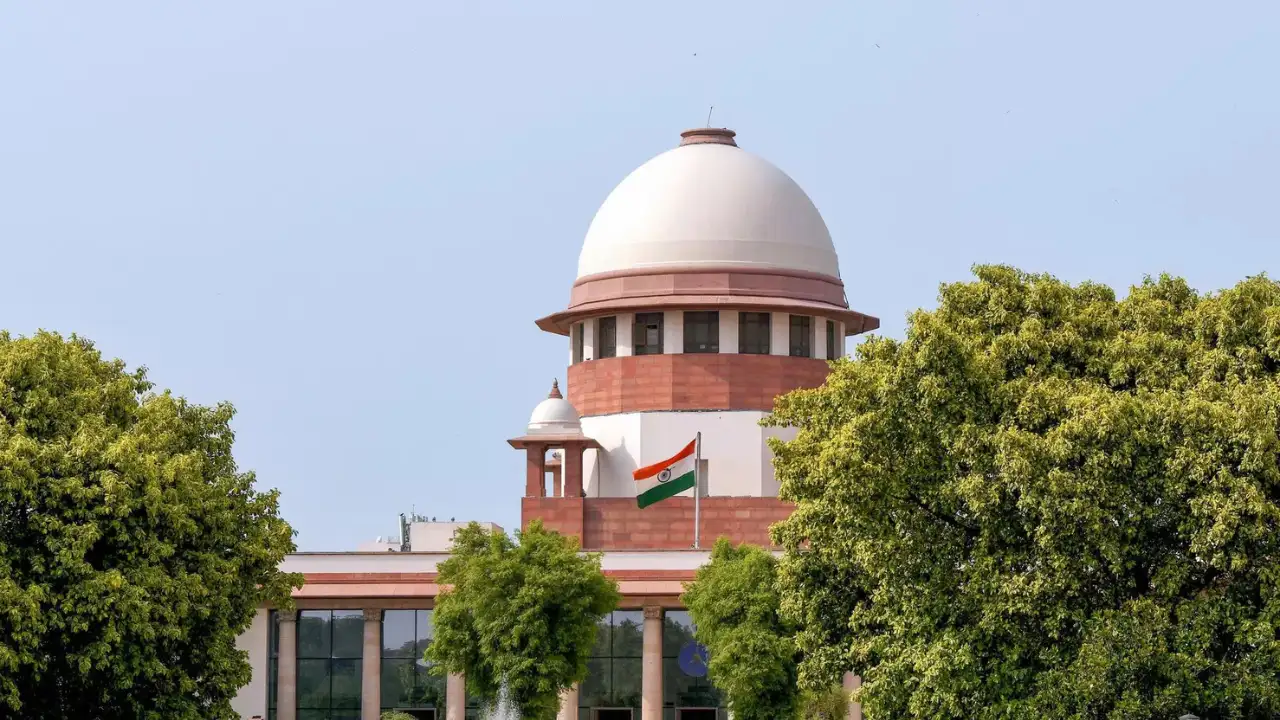 You are currently viewing Delhi govt requests SC to review 2018 blanket ban affecting middle class the most