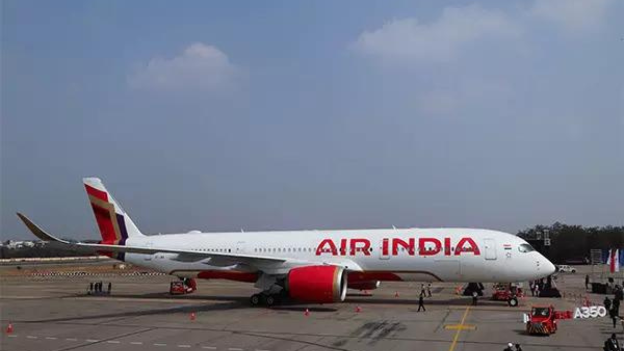 You are currently viewing Boeing 787-9 returns to bay: Air India Delhi-London flight aborts takeoff due to technical issue; alternate aircraft arranged for passengers