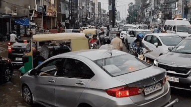 You are currently viewing Watch: Rainfall brings Patna to standstill; waterlogging triggers traffic jams