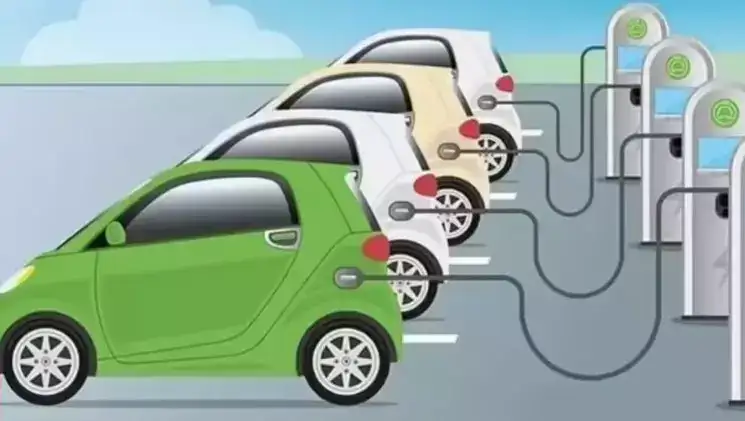 You are currently viewing To drive sale of EVs, government to clarify they are exempt from 15-year ‘end of life’ norm