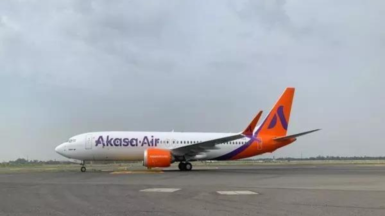 You are currently viewing DGCA suspends Akasa pilot for 6 months over lapses