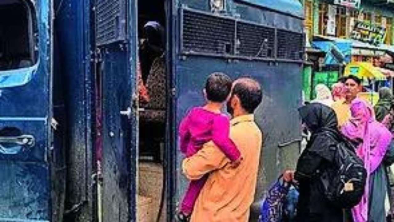 You are currently viewing Kulgam op enters Day 7; Northern Commander, DGP review situation
