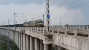 Read more about the article ‘Rudrastra’: India’s longest freight train hits tracks; 354 wagons linked, 7 locos power 4.5 km run; Watch video