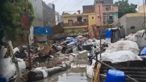 Read more about the article ‘Badi deewar gir gayi hai’: Families recall Delhi wall collapse horror; 7 killed