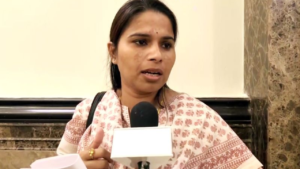 Read more about the article Samajwadi Party rebel MLA Pooja Pal praises Yogi Adityanath, gets expelled