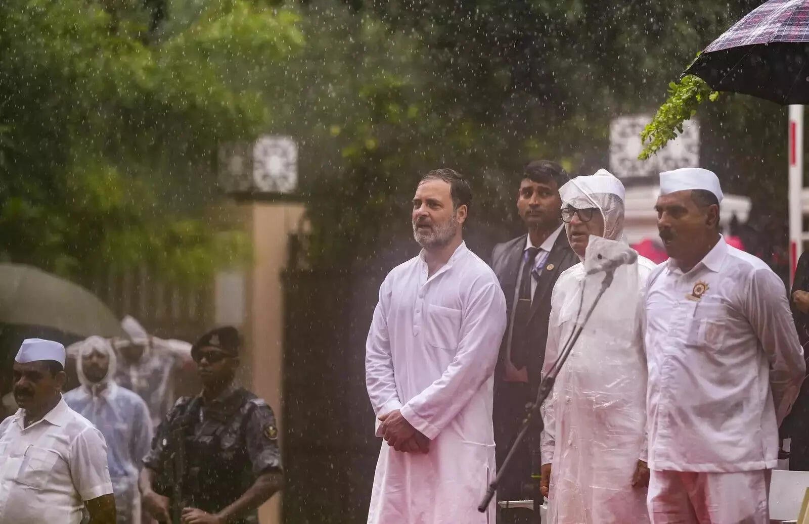 You are currently viewing Independence Day: Rahul, Kharge absent from Red Fort event; BJP questions no-show