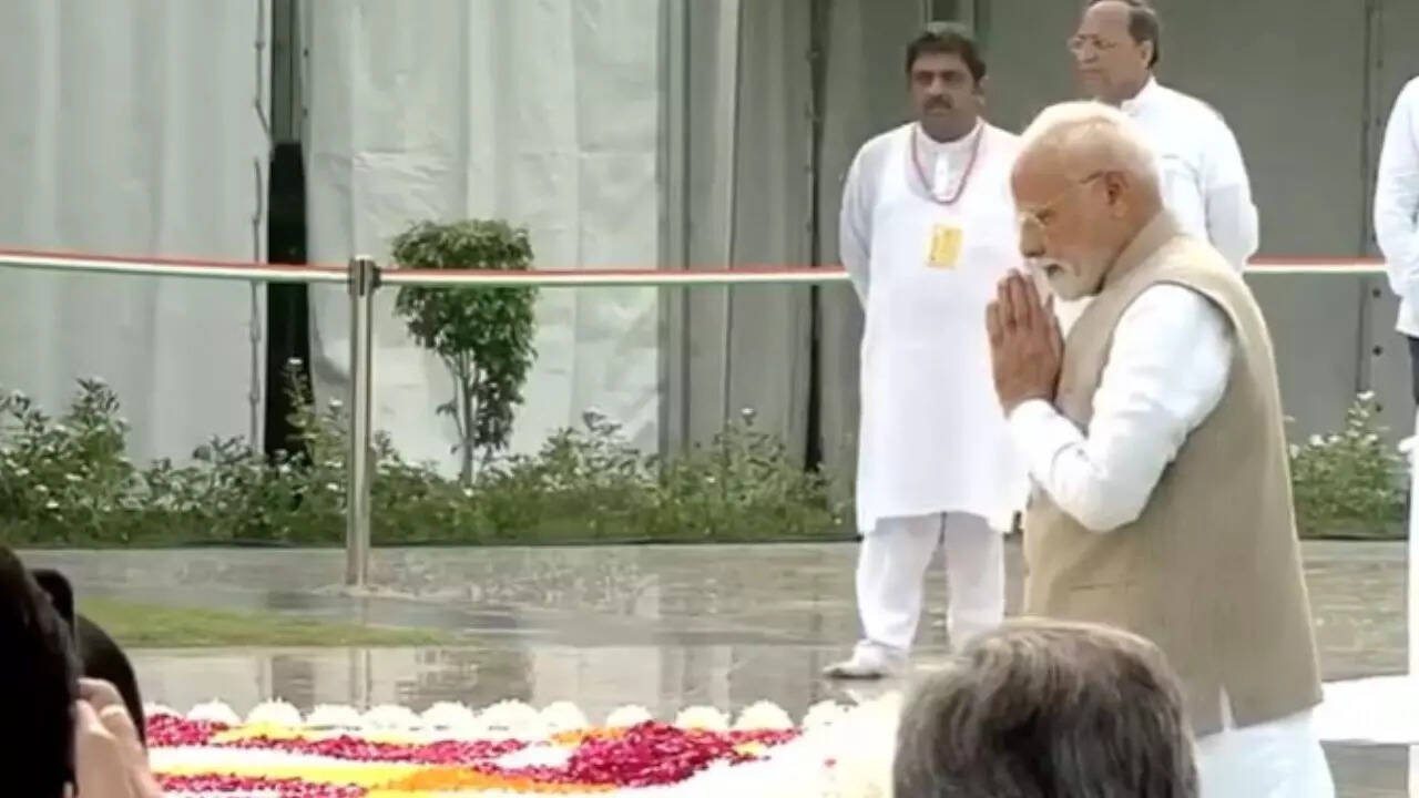 You are currently viewing Atal Bihari Vajpayee’s death anniversary: PM Modi pays tribute; calls his service a guiding force for a self-reliant India