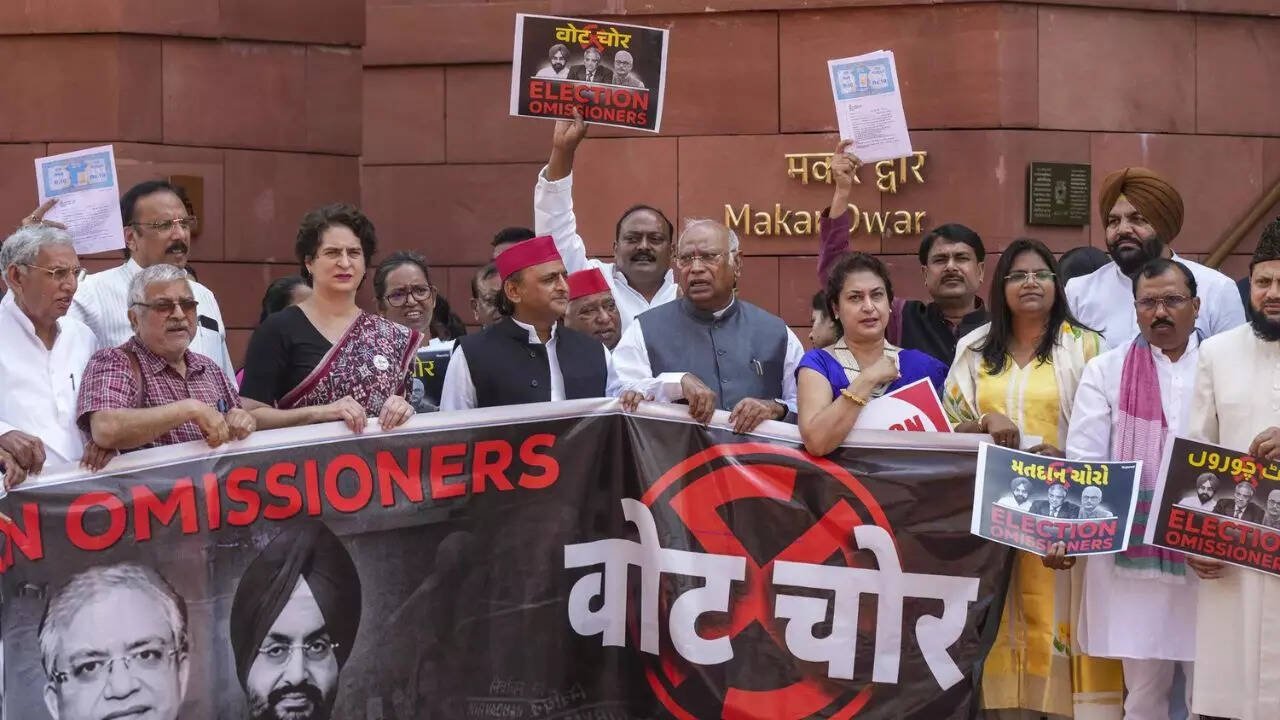 You are currently viewing INDIA bloc continues SIR protest: Telangana Congress demands urea for farmers; ruckus adjourns parliament