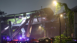 Read more about the article ‘Train overcrowded’: Monorail breaks down, stuck between 2 stations; over 400 passengers evacuated