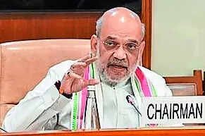 Read more about the article PM, CMs, mins to go if held for 30 days on serious charges: Bills