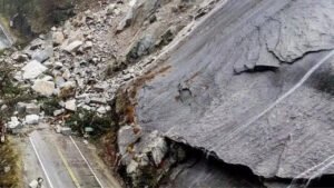 Read more about the article J&K: Landslide hits Mata Vaishno Devi shrine route; rescue operations under way