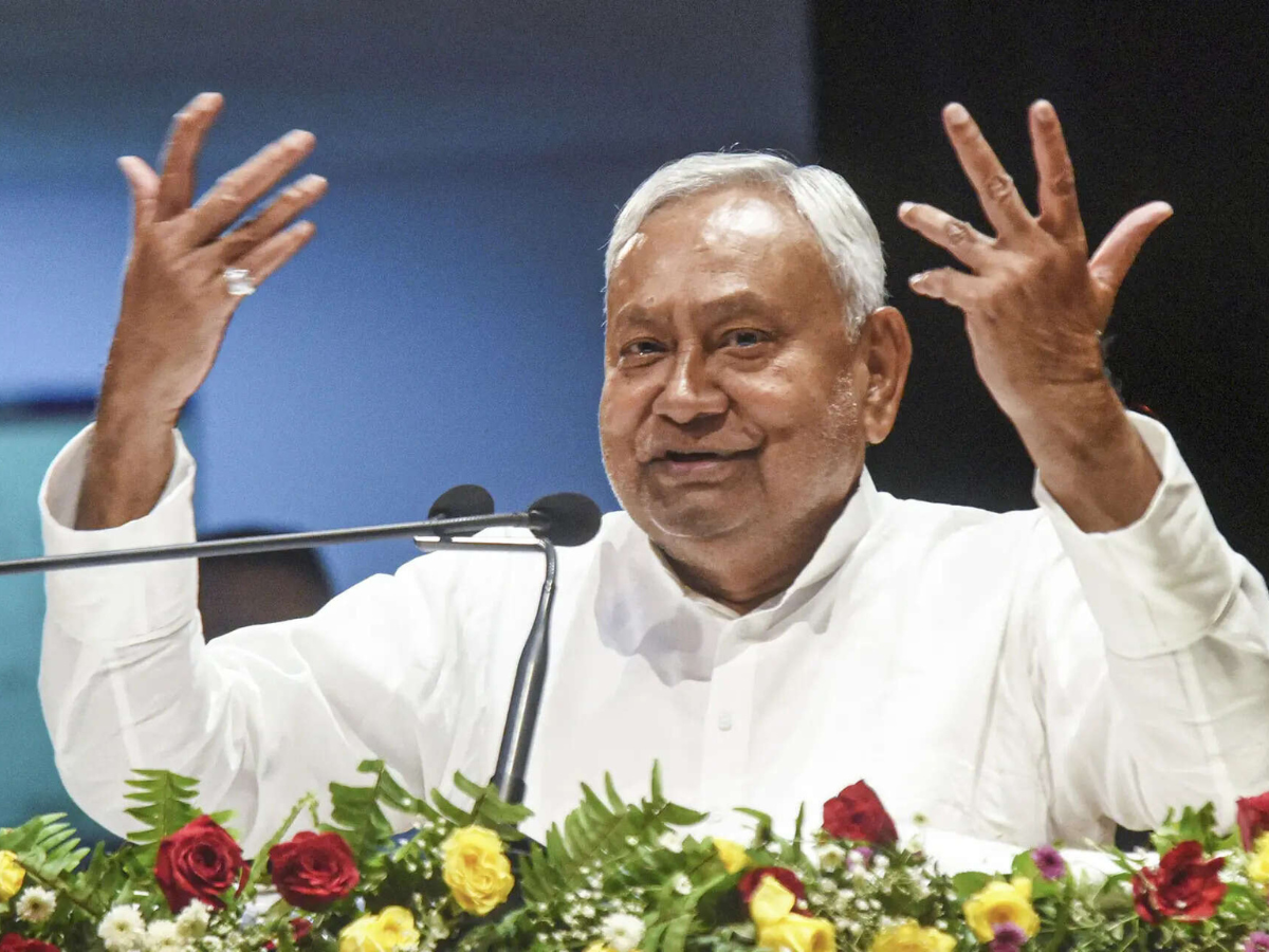 You are currently viewing ‘Rs 10,000 to start venture’: Nitish Kumar announces ‘Mahila Rojgar Yojana’; all you need to know