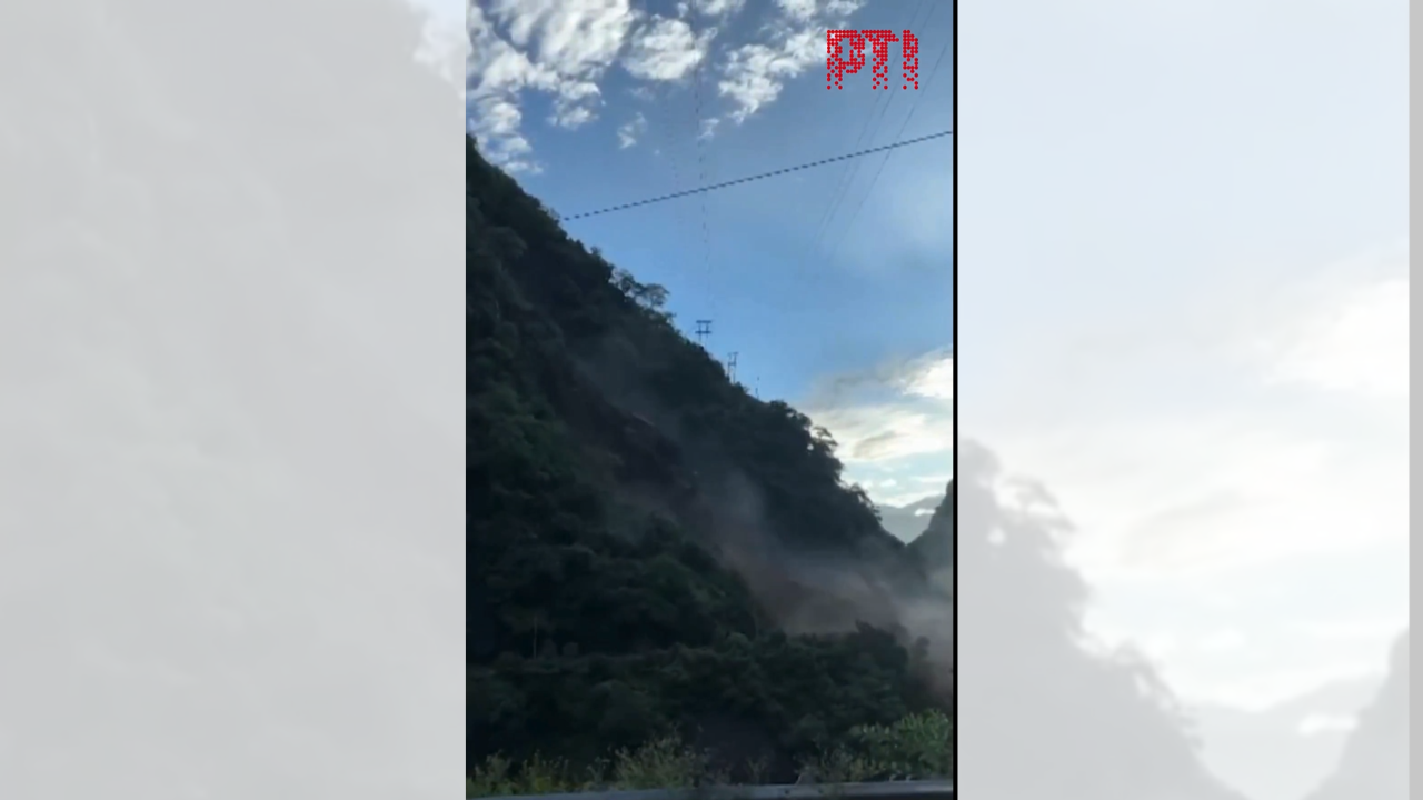 You are currently viewing Himachal Pradesh: Landslide hits Chandigarh-Manali highway — Watch video