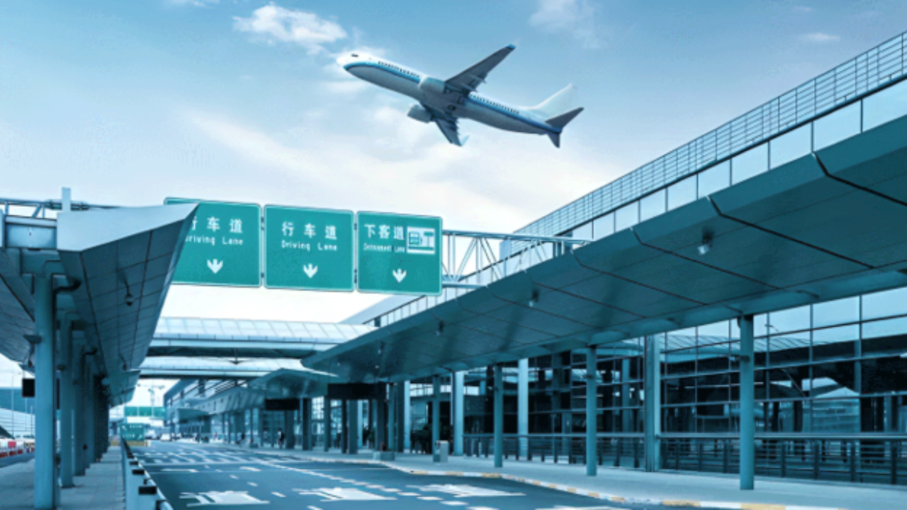 Read more about the article Baggage delay, dirty toilets could result in airport fee cuts