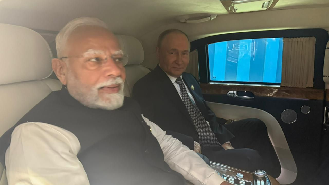 Read more about the article ‘Conversations with him are always insightful’: PM Modi, Putin travel in same car; bilateral talks next