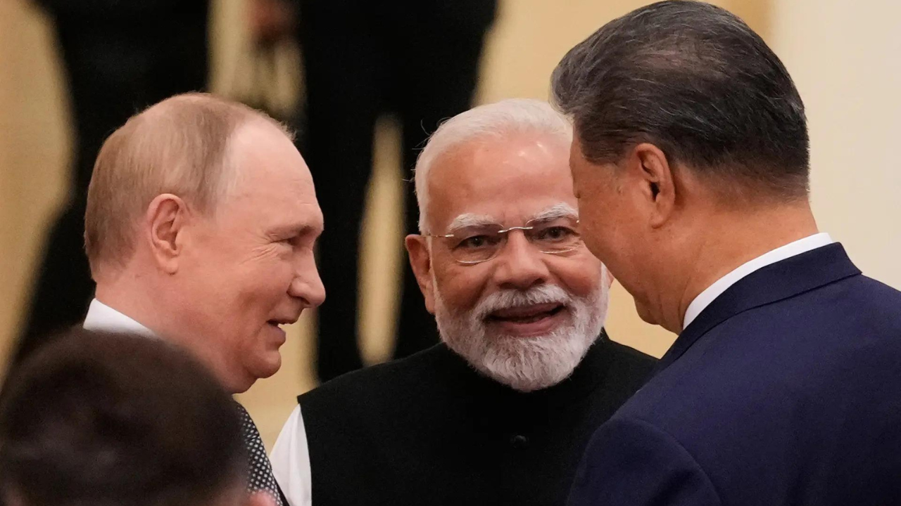 Read more about the article PM Modi’s China visit: Ties reset with Xi, carpool with Putin & stern message to Pakistan – 10 key takeaways