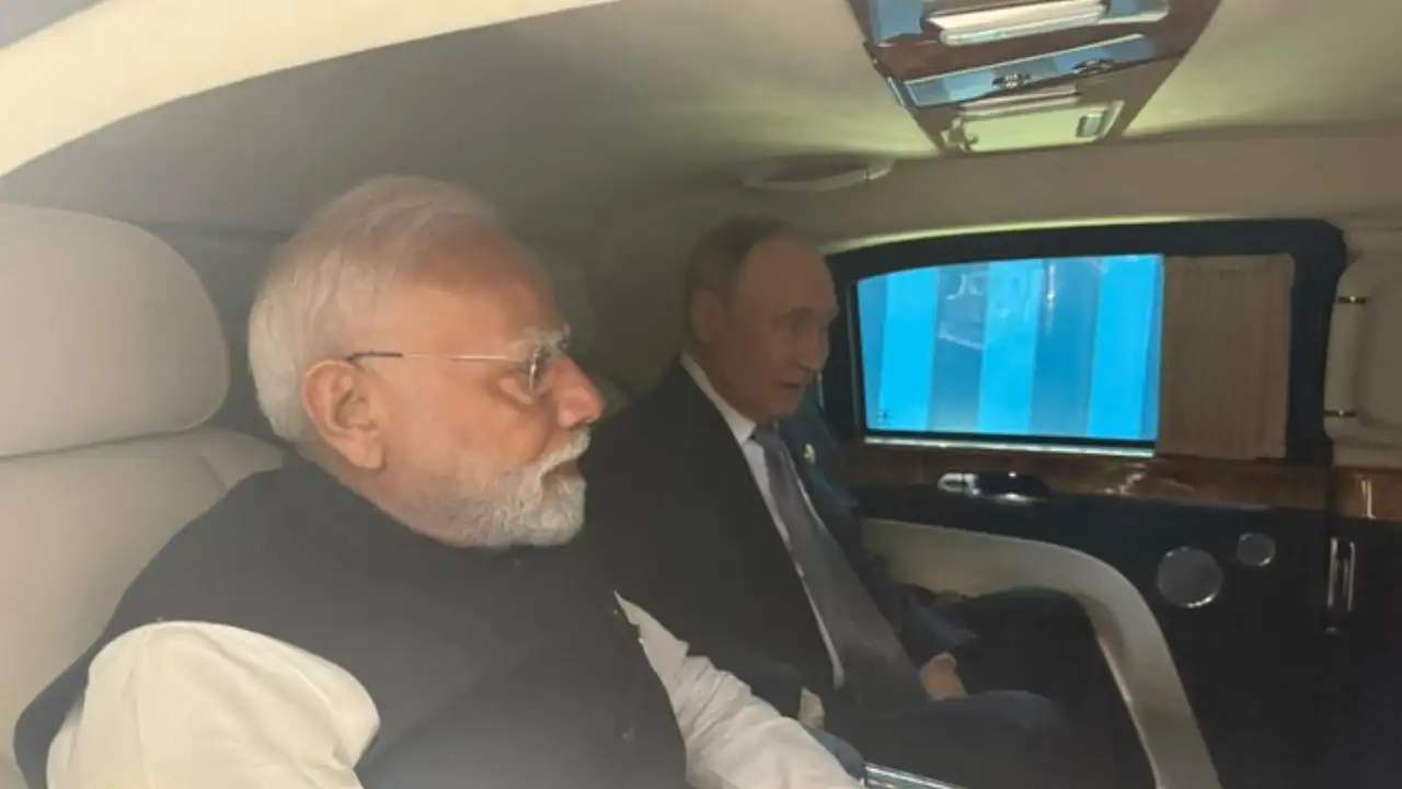 Read more about the article Riding out American storm: Modi joins Putin in his limo, seeks early end to Ukraine conflict