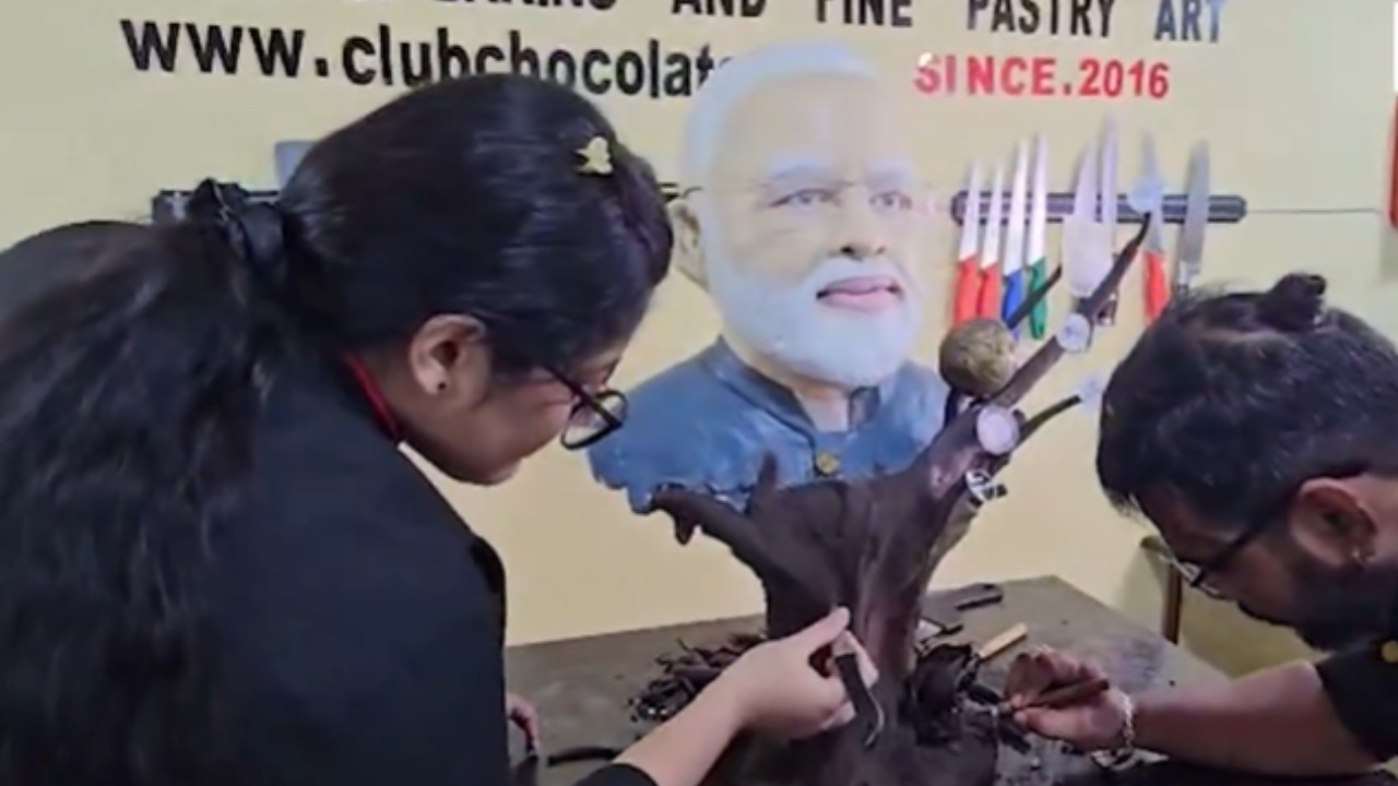 You are currently viewing Odisha students wanted to do ‘something new’, create 1st chocolate sculpture of PM Modi – video