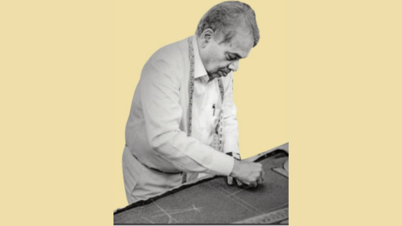 You are currently viewing Mogambo’s tailor, netas’ favourite: Meet the dressmaker of icons