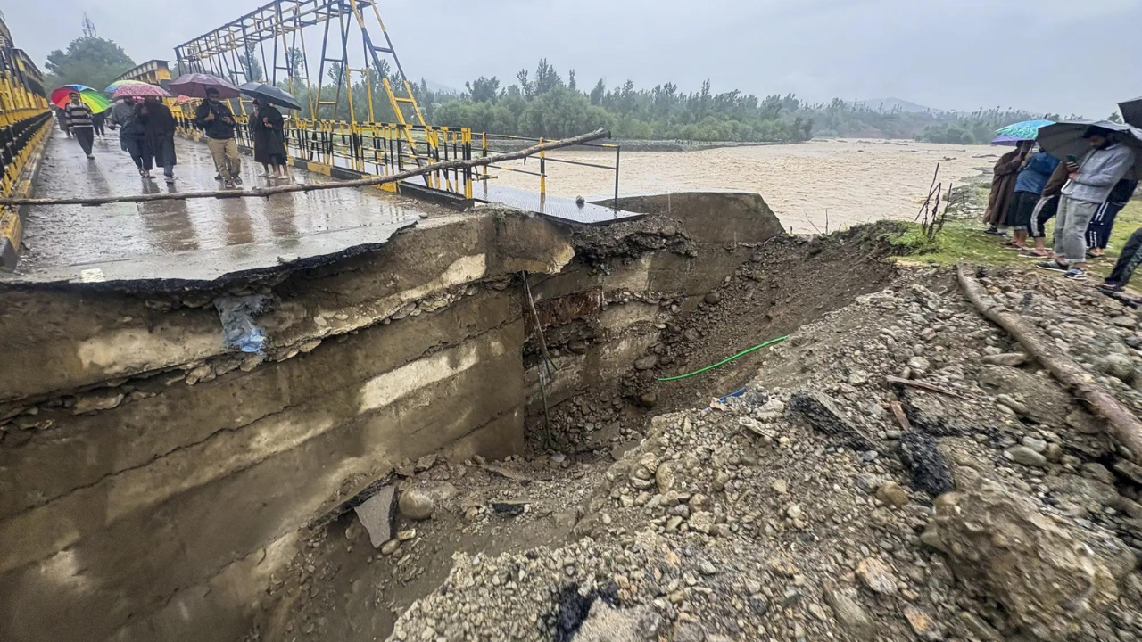 You are currently viewing Monsoon toll mounts to 500 in Himachal Pradesh, J&K, Punjab, Haryana