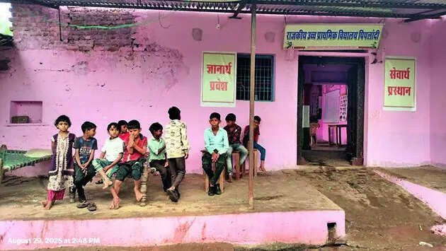 You are currently viewing School must go on, so farmer in Rajasthan moves out of home with family