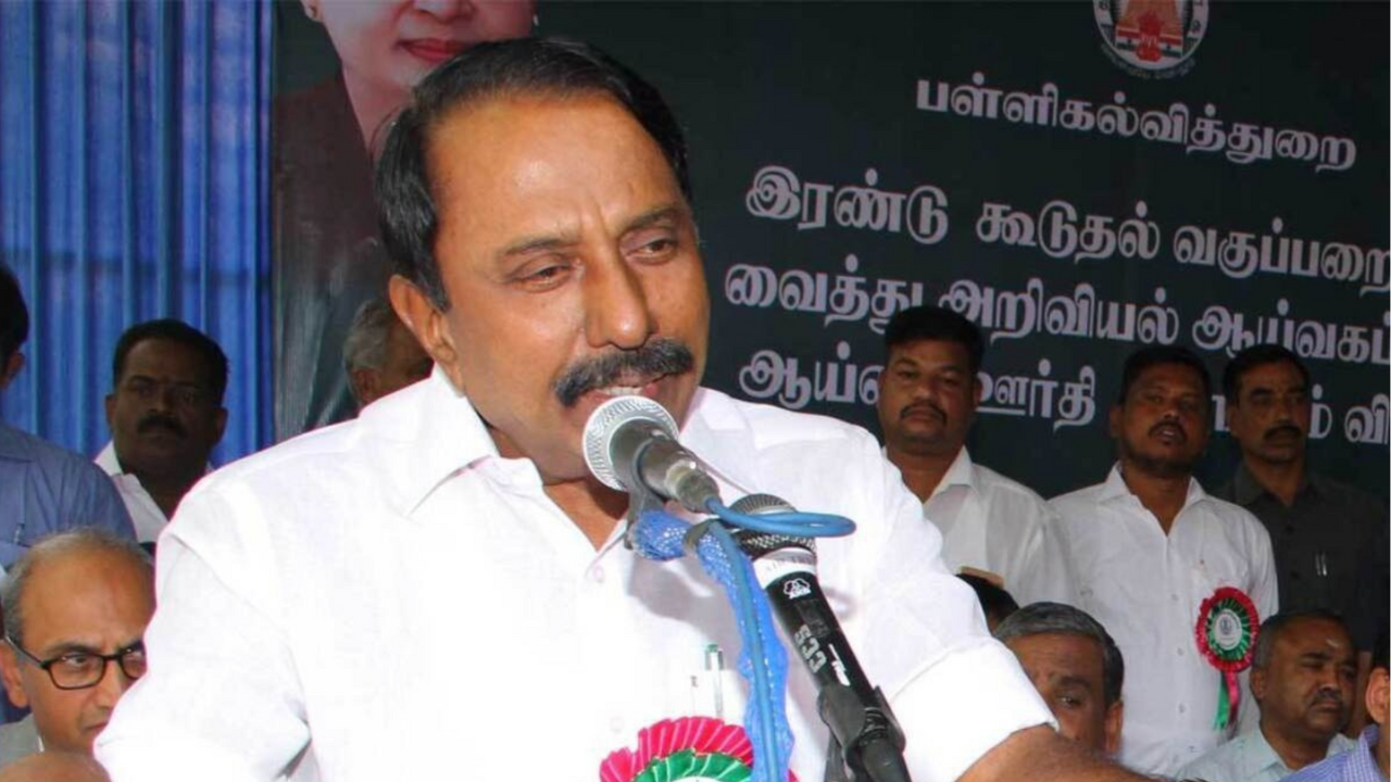 You are currently viewing EPS removes Sengottaiyan, his supporters from party posts