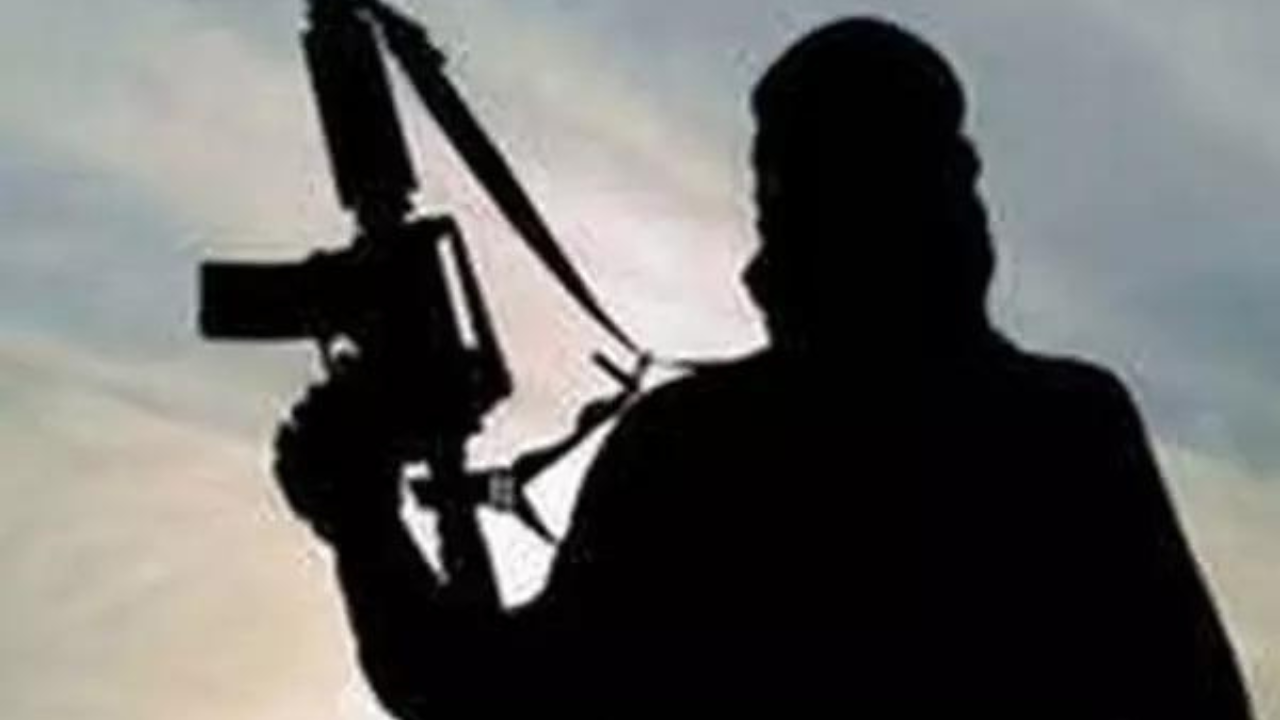 You are currently viewing Jharkhand: Hardcore Naxalite Amit Handsa carrying Rs 10 lakh bounty killed in Chaibasa; security forces recover huge cache of weapons