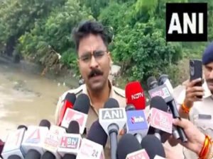 Read more about the article Madhya Pradesh: 3 police officers killed as car plunges into Shipra river in Ujjain